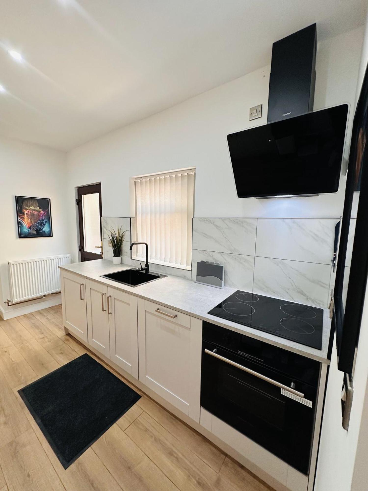 R4 Luxury Studio En-Suite Room In Harborne Lane By Queen Elizabeth Hospital バーミンガム エクステリア 写真
