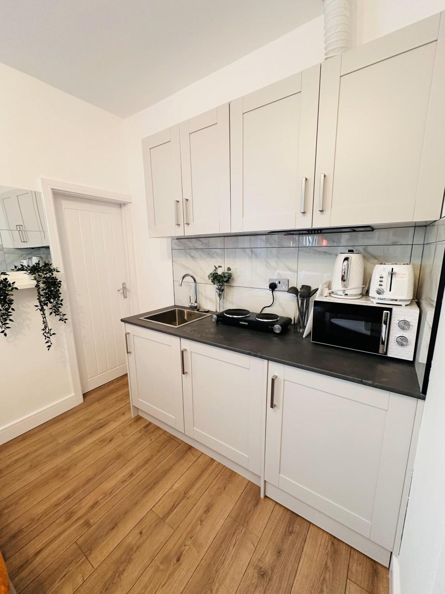 R4 Luxury Studio En-Suite Room In Harborne Lane By Queen Elizabeth Hospital バーミンガム エクステリア 写真
